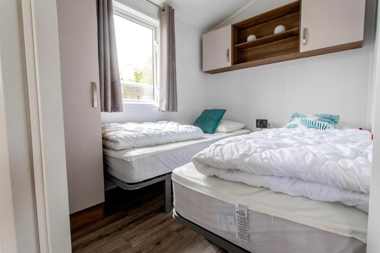 Chalet 3A Op Recreatiepark De Wielen Sint Maarten Kültér fotó